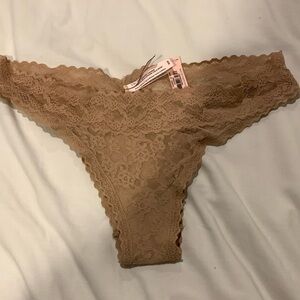 NEW with tags Victoria’s Secret beige tan lace bikini New with Tags size M/M